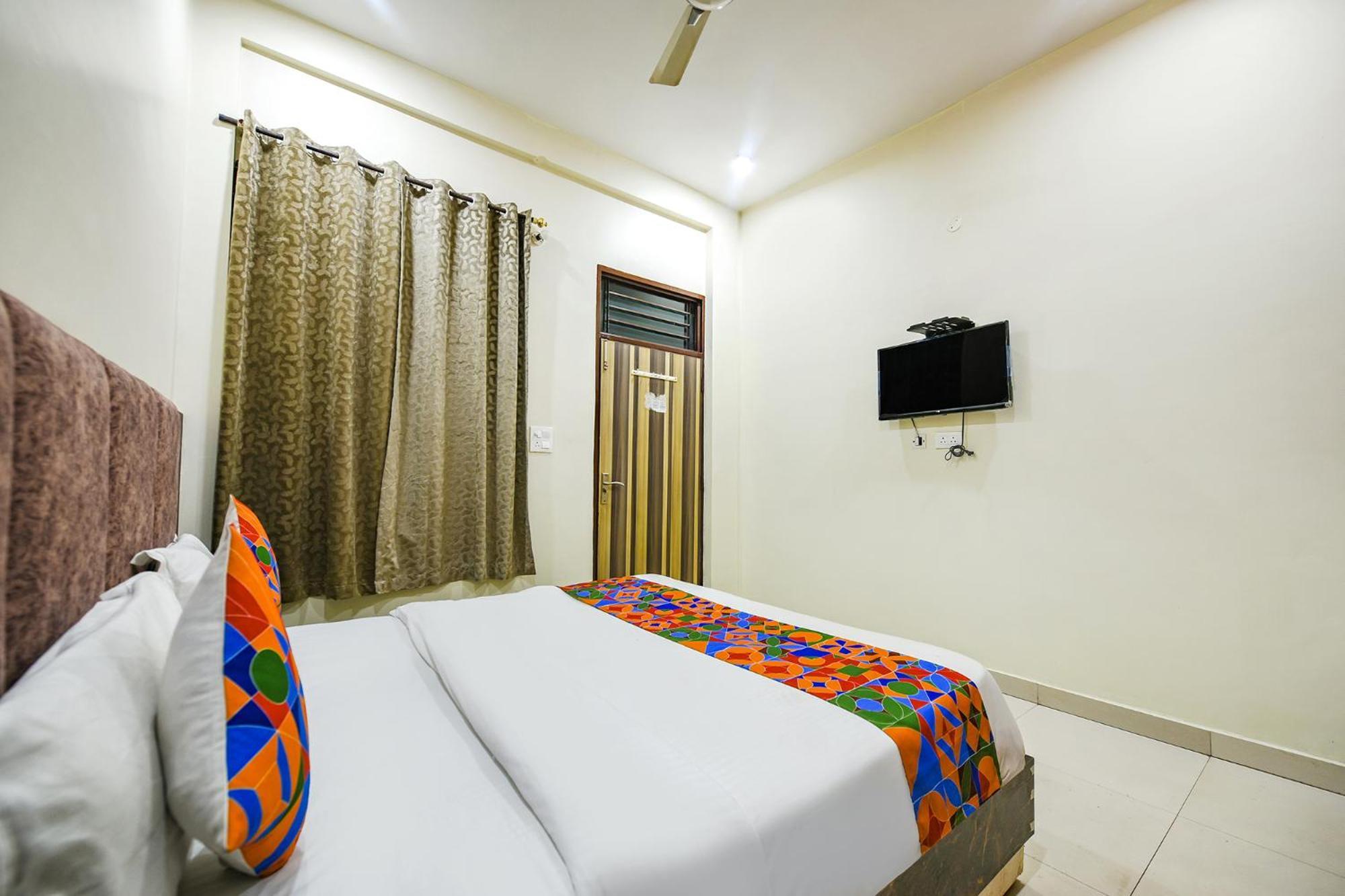 Fabexpress Galaxy Hotel Nayagaon Kültér fotó